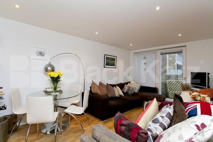 			LET , 2 Bedroom, 1 bath, 1 reception Apartment			 Viridian Apartments, Battersea Park Road, Battersea